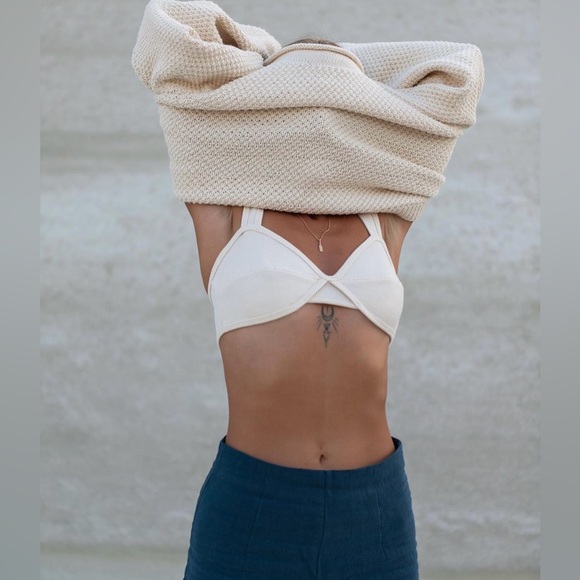 Arraei Collective Pieridea Sweater - Picture 4 of 10